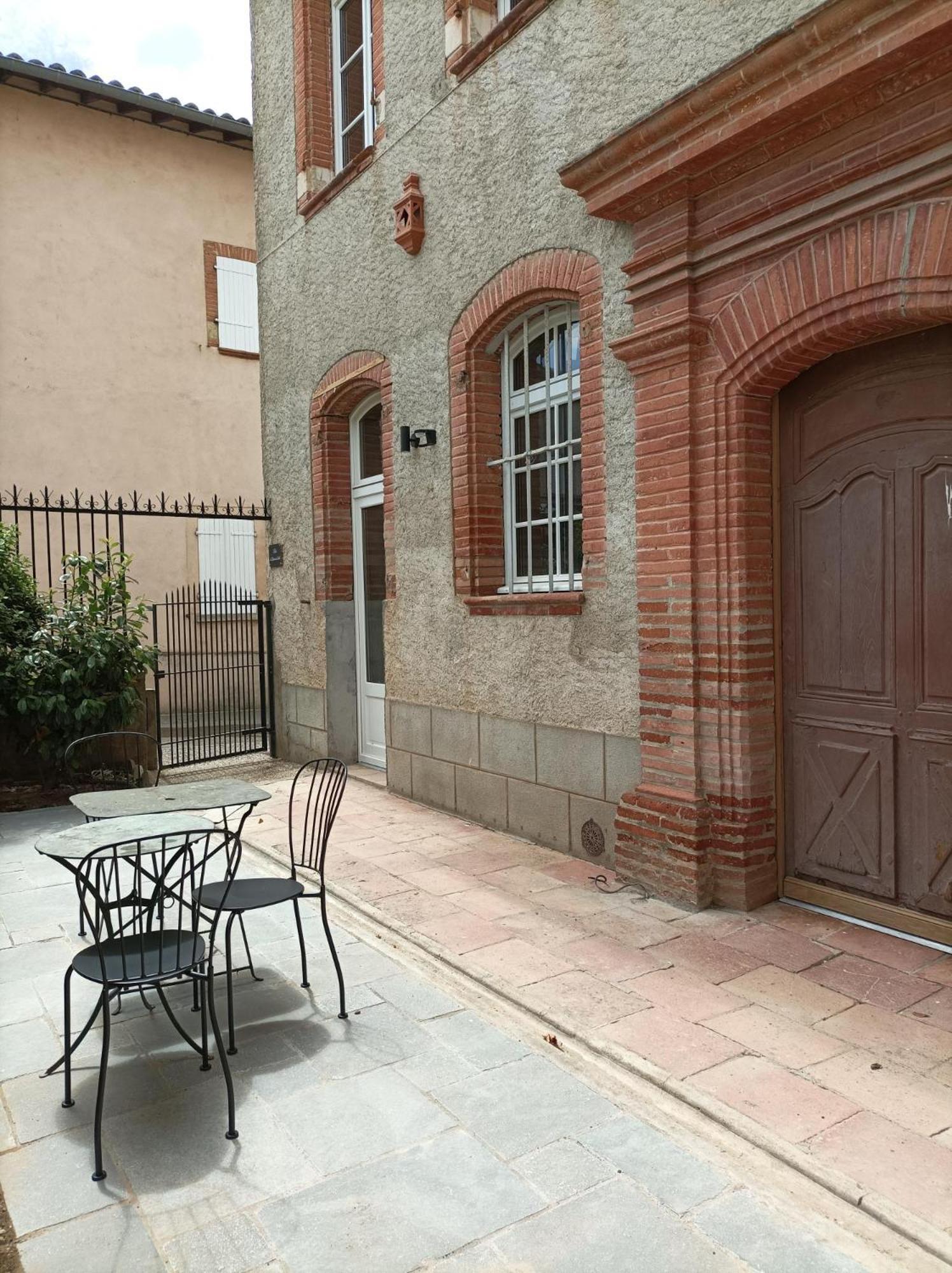 La Maison Du Soleil L'Isle-Jourdain  Exterior photo